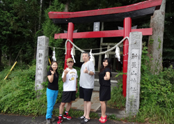 受講生成功祈願 金運神社参拝 の様子