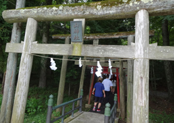 受講生成功祈願 金運神社参拝 の様子